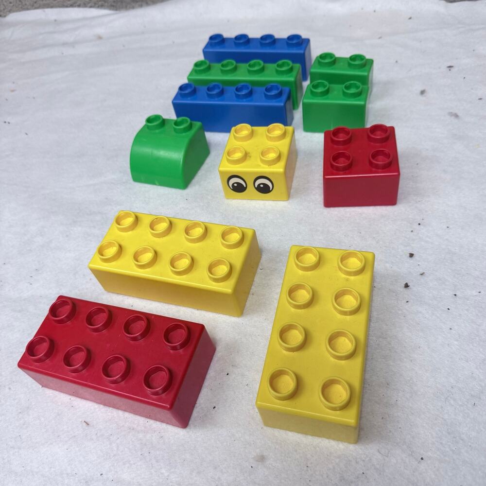 Lot of 11 LEGO Quatro Toddler Building Blocks Bricks Preschool (NOT DUPLO)